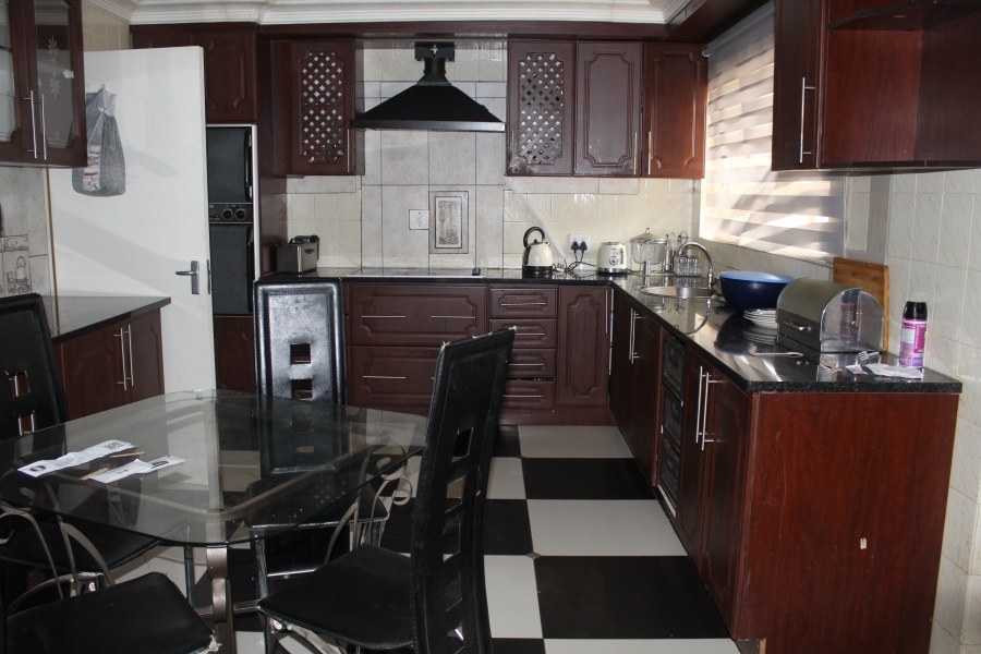 4 Bedroom Property for Sale in Mooinooi North West